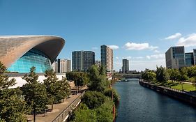 Quick Access To London City, Self Check-In!